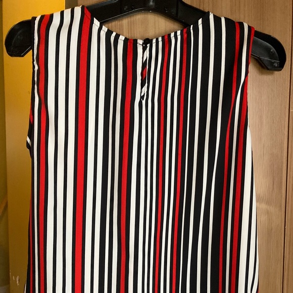 Classic sleeveless top S - Picture 2 of 4